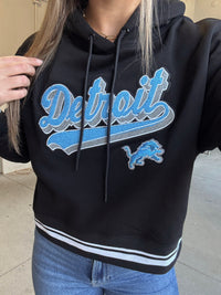 Black Cropped Detroit Lions Hoodie w/ Striped Hem
