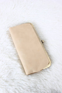 Karen Kiss Lock Clutch Bag: Ivory