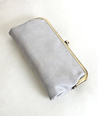 Karen Kiss Lock Clutch Bag: Pearl Gray