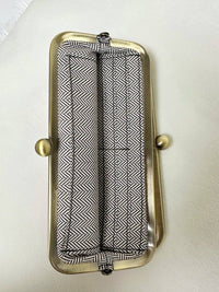 Karen Kiss Lock Clutch Bag: Pearl Gray