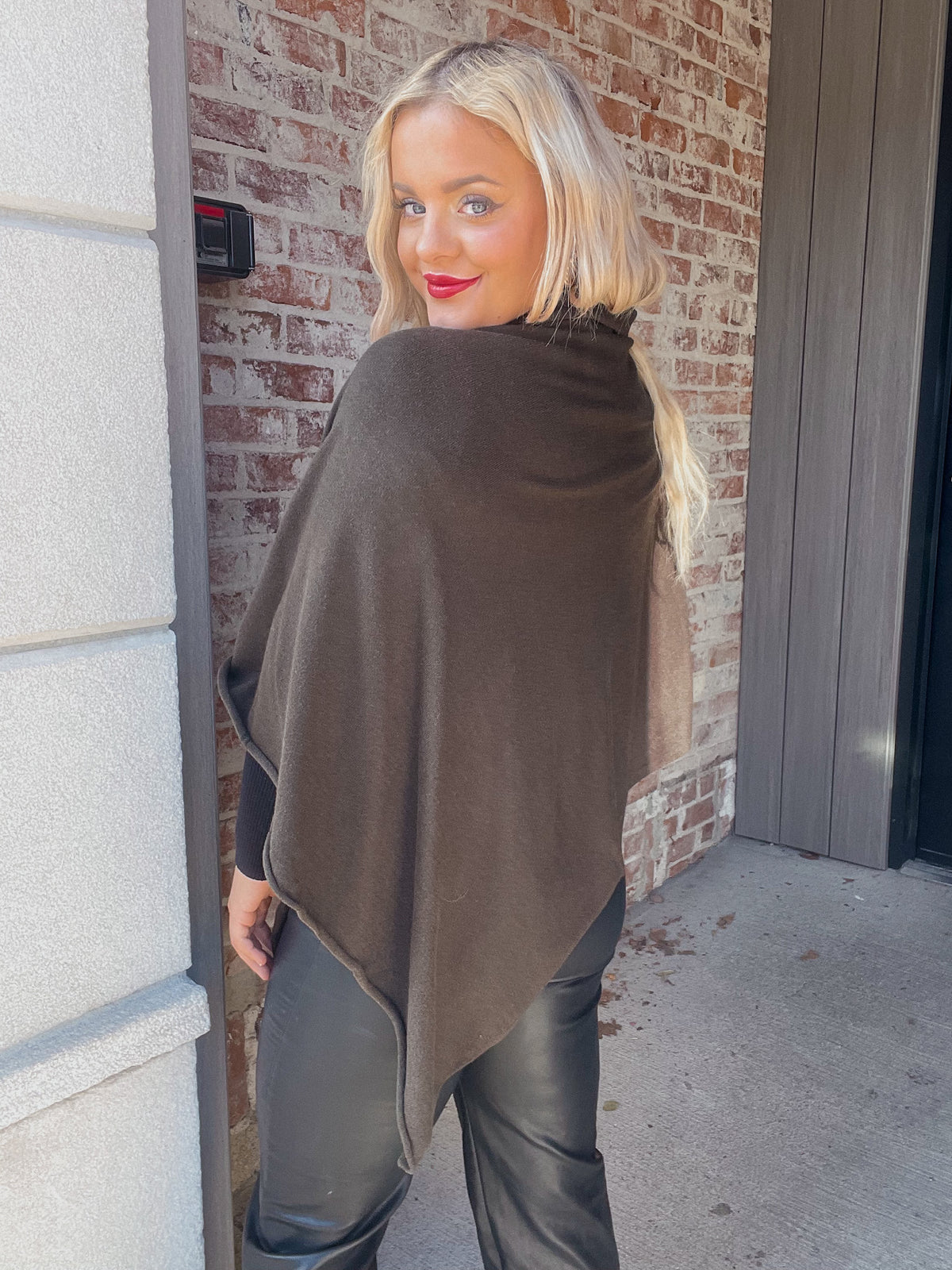 Basic Triangle Poncho - Olive